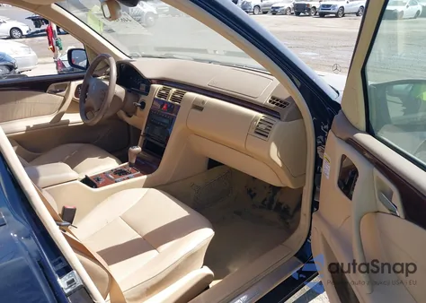 2000 Mercedes-Benz E 320 from USA, damaged, VIN WDBJF65J1YA972833